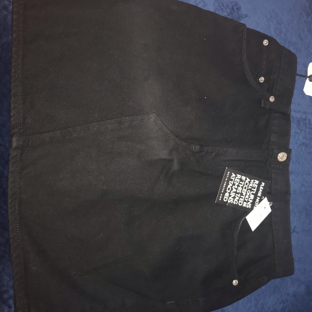 Short black skirt